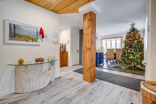 Hall - 1312 Rue Dion, Val-David, QC - Indoor Photo Showing Other Room