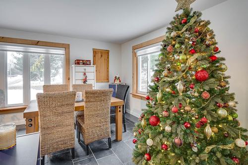 Family room - 1312 Rue Dion, Val-David, QC - Indoor Photo Showing Dining Room