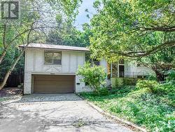 15 YORK VALLEY CRESCENT  Toronto, ON M2P 1A8