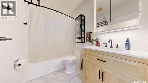 1714 7Th Avenue E, Regina, SK - Indoor Photo Showing Bathroom