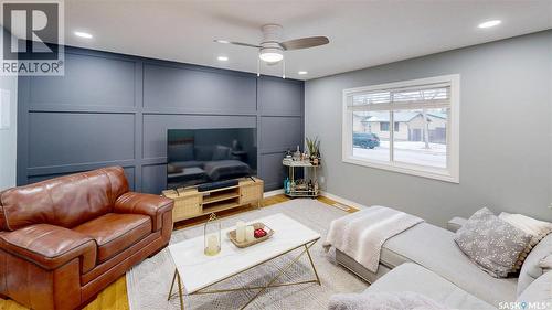 1714 7Th Avenue E, Regina, SK - Indoor Photo Showing Living Room