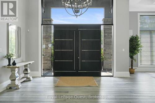 8 Midves Court, Springwater (Midhurst), ON - Indoor Photo Showing Other Room