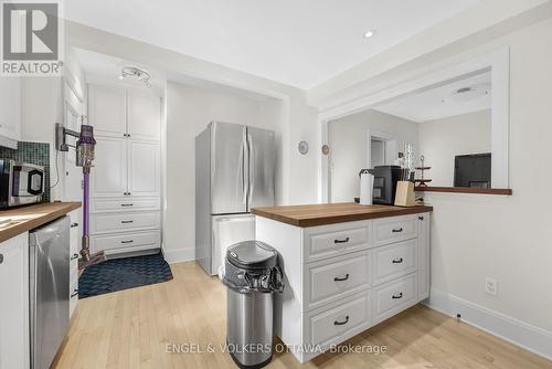 46 Holland Avenue, Ottawa, ON - Indoor Photo Showing Kitchen