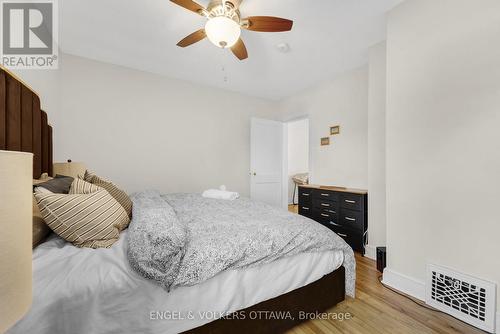 46 Holland Avenue, Ottawa, ON - Indoor Photo Showing Bedroom