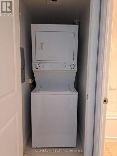 910 - 35 Bales Avenue, Toronto, ON - Indoor Photo Showing Laundry Room