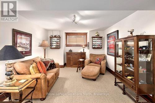 376 Sunset Boulevard, Blue Mountains, ON - Indoor Photo Showing Living Room