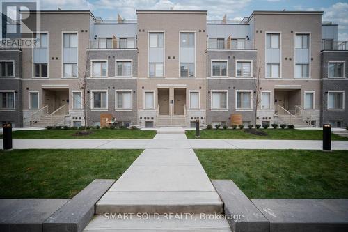 239 - 121 Honeycrisp Crescent, Vaughan, ON - Outdoor With Facade