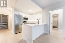 806 - 40 OLD MILL ROAD  Oakville, ON L6J 7W3