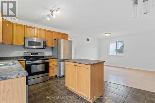 1024 Blythwood Road, London North (North M), ON - Indoor Photo Showing Kitchen With Stainless Steel Kitchen With Double Sink