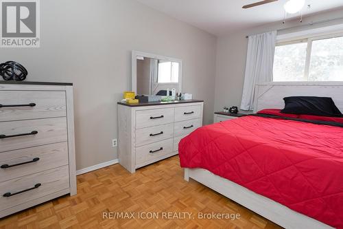 124 Dalegrove Drive, Kitchener, ON - Indoor Photo Showing Bedroom