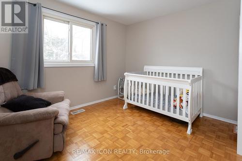 124 Dalegrove Drive, Kitchener, ON - Indoor Photo Showing Bedroom