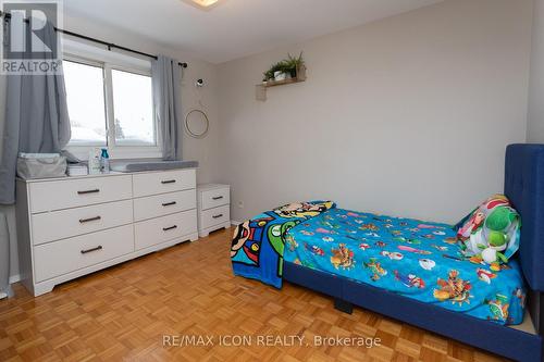 124 Dalegrove Drive, Kitchener, ON - Indoor Photo Showing Bedroom