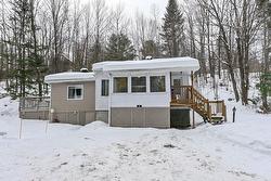 18 123e Avenue  Saint-Hippolyte, QC J8A 2G7