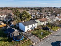 3 Tantling Crescent  Dartmouth, NS B2W 4Y4