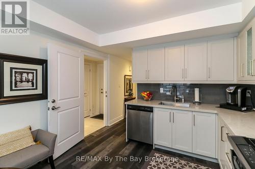 578 Mosley Street, Wasaga Beach, ON - Indoor Photo Showing Kitchen