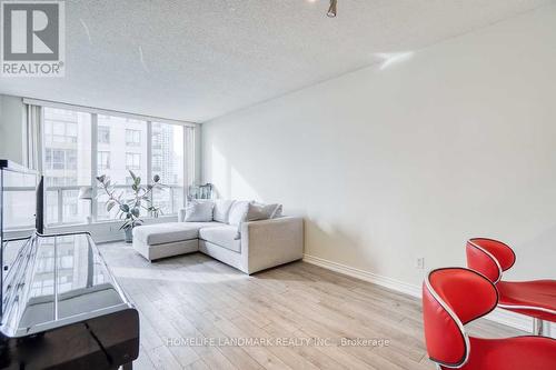 1503 - 260 Doris Avenue, Toronto, ON - Indoor Photo Showing Living Room