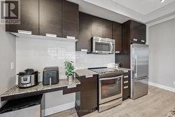 Gourmet Kitchen Offers Stainless Steel Appliances - 