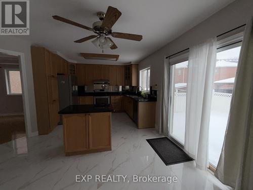 18 Highwood Road, Brampton, ON - Indoor Photo Showing Kitchen