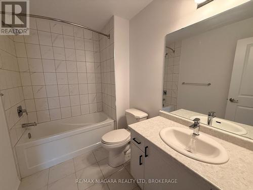 96 - 461 Blackburn Drive, Brantford, ON - Indoor Photo Showing Bathroom