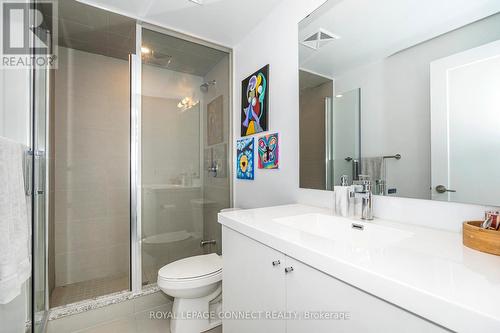 718 - 2550 Simcoe Street N, Oshawa, ON - Indoor Photo Showing Bathroom