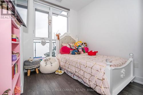 718 - 2550 Simcoe Street N, Oshawa, ON - Indoor Photo Showing Bedroom
