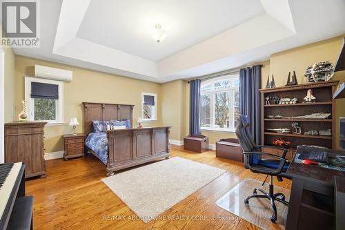 1271 Mineola Gardens, Mississauga, ON - Indoor Photo Showing Bedroom