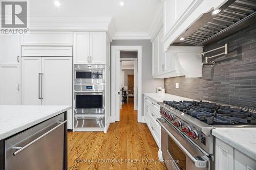 1271 Mineola Gardens, Mississauga, ON - Indoor Photo Showing Kitchen With Upgraded Kitchen