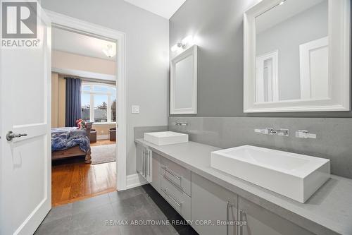 1271 Mineola Gardens, Mississauga, ON - Indoor Photo Showing Bathroom