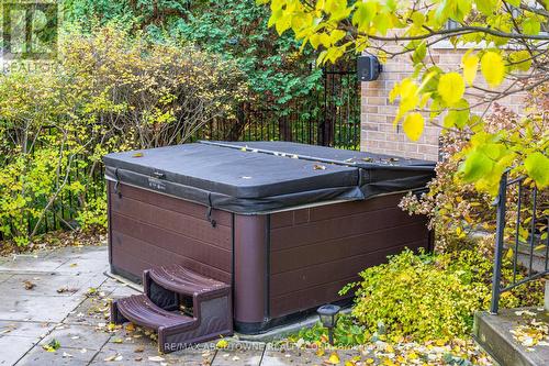 1271 Mineola Gardens, Mississauga, ON - Outdoor