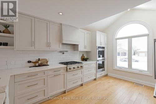 4 Wickens Lane, Blue Mountains, ON - Indoor Photo Showing Kitchen With Upgraded Kitchen