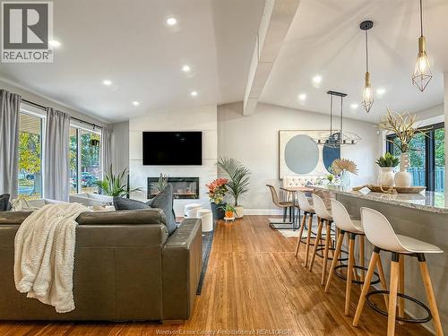 882 Westchester, Windsor, ON - Indoor With Fireplace
