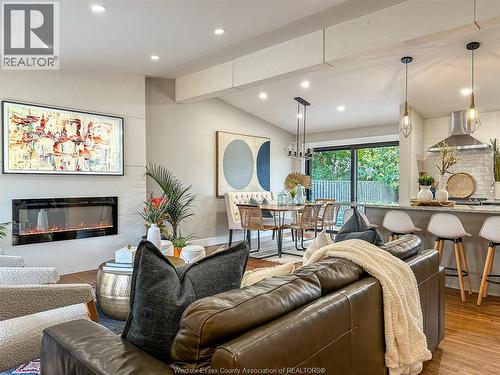 882 Westchester, Windsor, ON - Indoor Photo Showing Living Room With Fireplace