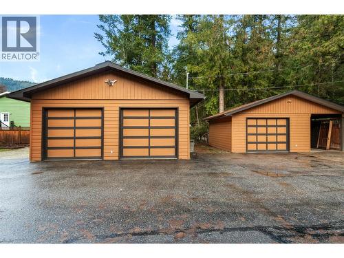 garage & shop - 401 97A Highway, Sicamous, BC - Outdoor