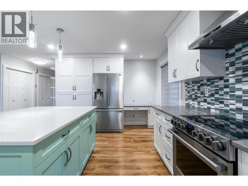 kitchen - 401 97A Highway, Sicamous, BC - Indoor Photo Showing Kitchen With Upgraded Kitchen
