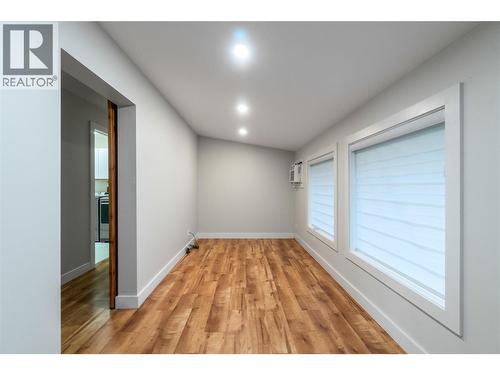 sunroom - 401 97A Highway, Sicamous, BC - Indoor Photo Showing Other Room