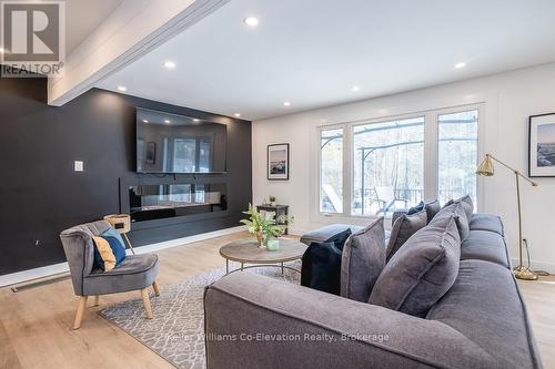 17 Tucson Road, Tiny, ON - Indoor Photo Showing Living Room