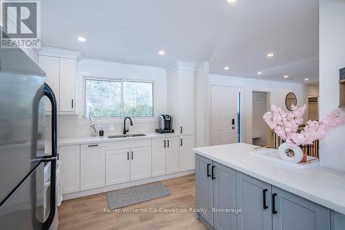 17 Tucson Road, Tiny, ON - Indoor Photo Showing Kitchen