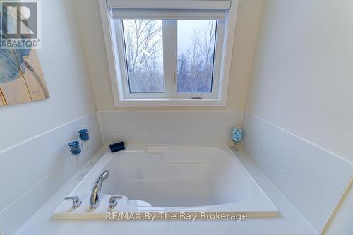 80 - 190 Crosswinds Boulevard, Blue Mountains, ON - Indoor Photo Showing Bathroom