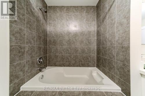 80 - 190 Crosswinds Boulevard, Blue Mountains, ON - Indoor Photo Showing Bathroom