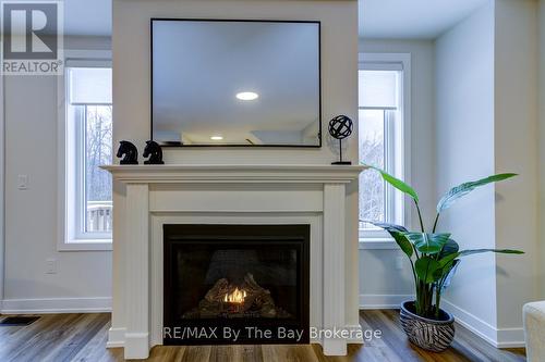 80 - 190 Crosswinds Boulevard, Blue Mountains, ON - Indoor Photo Showing Living Room With Fireplace