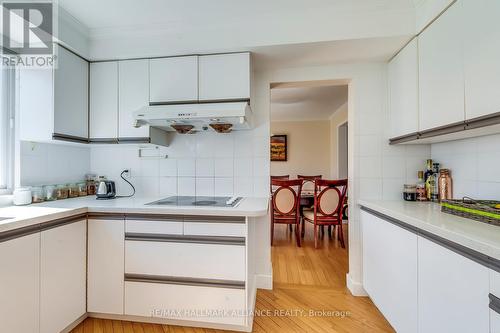 494 Chartwell Road, Oakville (Oo Old Oakville), ON - Indoor Photo Showing Kitchen