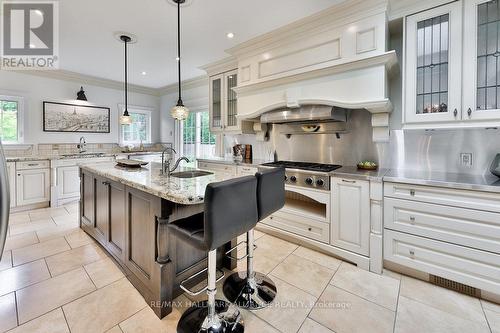 1316 Cambridge Drive, Oakville (Mo Morrison), ON - Indoor Photo Showing Kitchen With Upgraded Kitchen