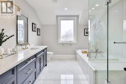 Primary bedroom ensuite - 