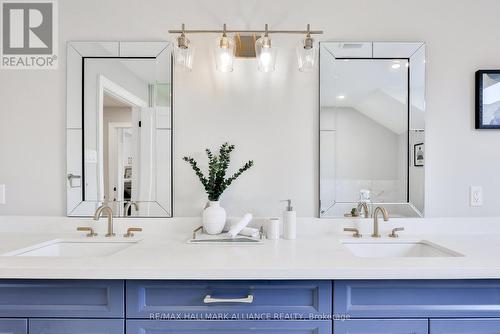 Primary bedroom ensuite - 2309 Dunedin Road, Oakville (Fd Ford), ON - Indoor Photo Showing Bathroom