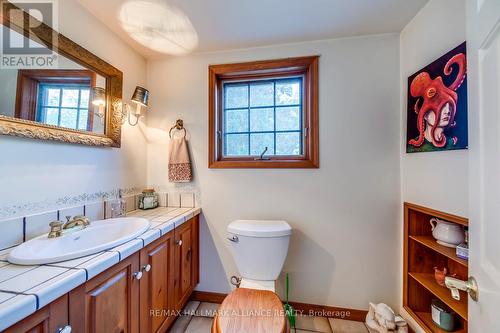 4447 Lakeshore Road, Burlington (Shoreacres), ON - Indoor Photo Showing Bathroom