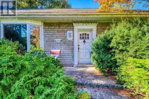 4447 Lakeshore Road, Burlington (Shoreacres), ON - Outdoor
