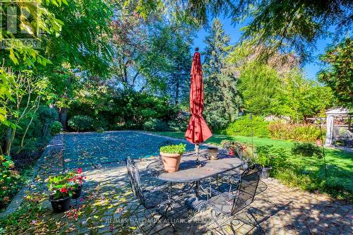 4447 Lakeshore Road, Burlington (Shoreacres), ON - Outdoor