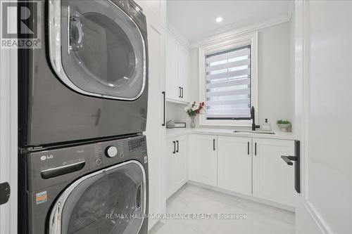 1225 Baldwin Drive, Oakville (Mo Morrison), ON - Indoor Photo Showing Laundry Room