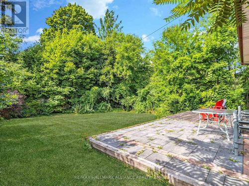 300 Burton Road, Oakville (Wo West), ON - Outdoor