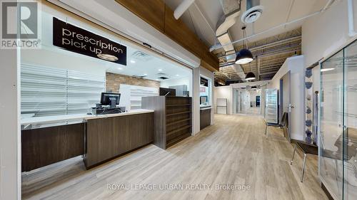 200 Spadina Avenue, Toronto, ON 